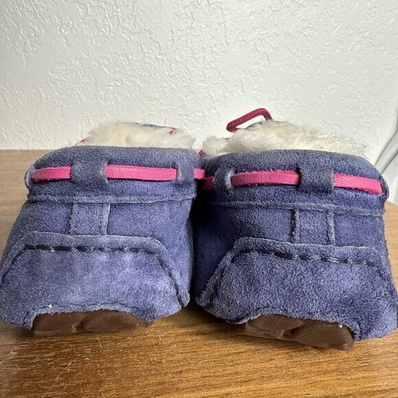 Ugg Dakota Slippers Size 5 Womens Blue Suede Pink Laces Wool Lining Rubber Soles - Picture 6 of 13